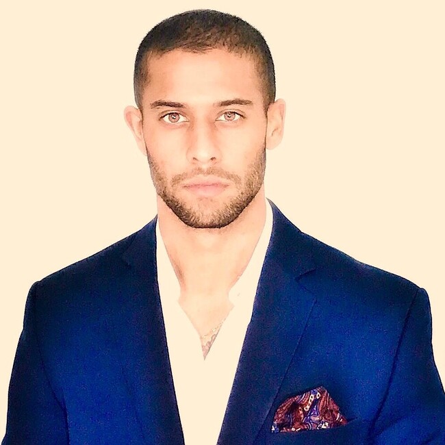 Agent Photo