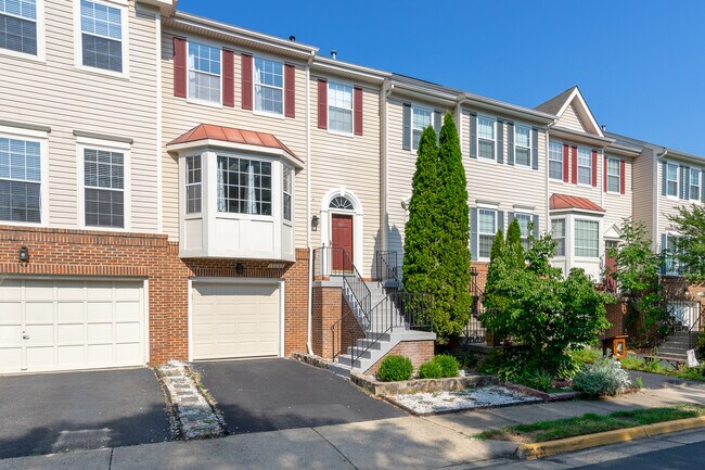 13032 Limestone Ct unit Basement Suite, Clifton, VA 20124 - photo 2