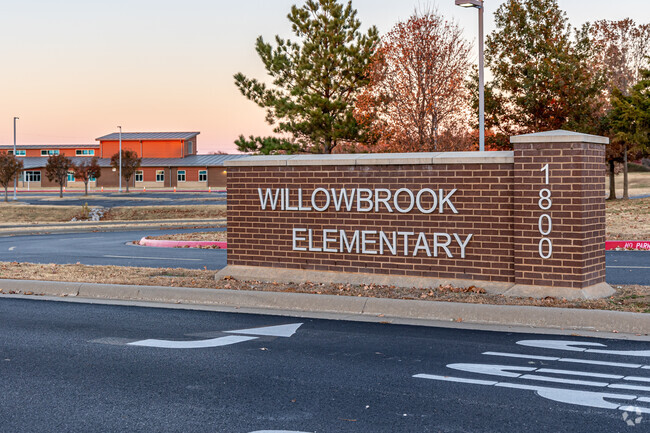 Willowbrook Elementary School has a student to teacher ratio of 22 to 1.
