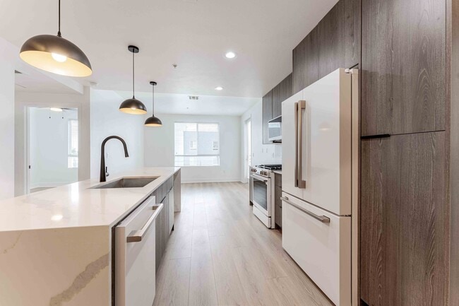 Ariva, San Diego, CA 92123 - photo 2