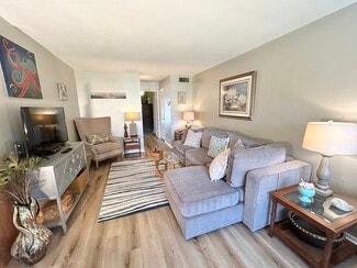 21 Pine Arbor Ln Unit 203, Vero Beach, FL 32962