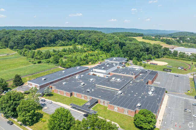 Pine Grove Area Middle School serves 473 students.