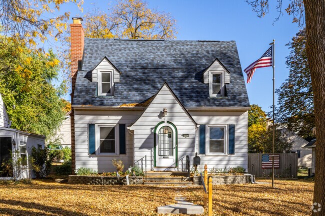 A perfect Cape Cod-style home shines in Town of Lake.