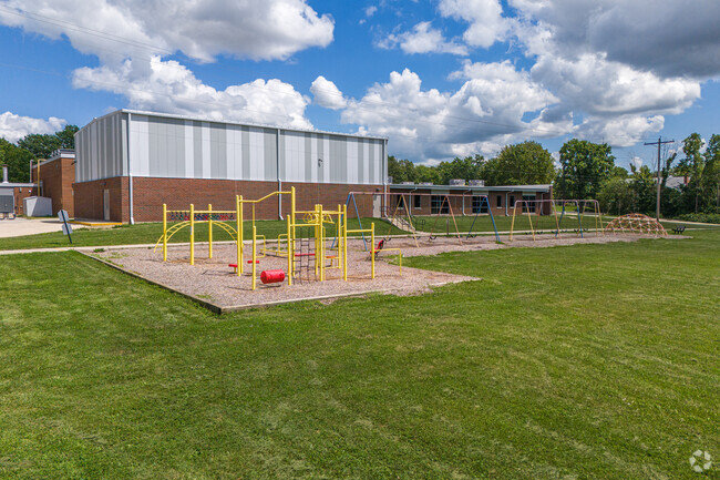 Parsons Accelerated School offers courses in Reading and Math.