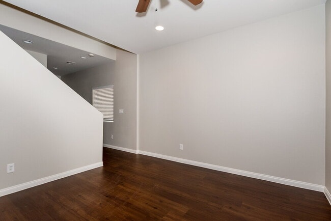 6226 Port Astoria Ct, Las Vegas, NV 89122 - photo 4