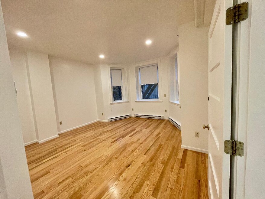 1077 Beacon St unit B, Brookline, MA 02446 - photo 1