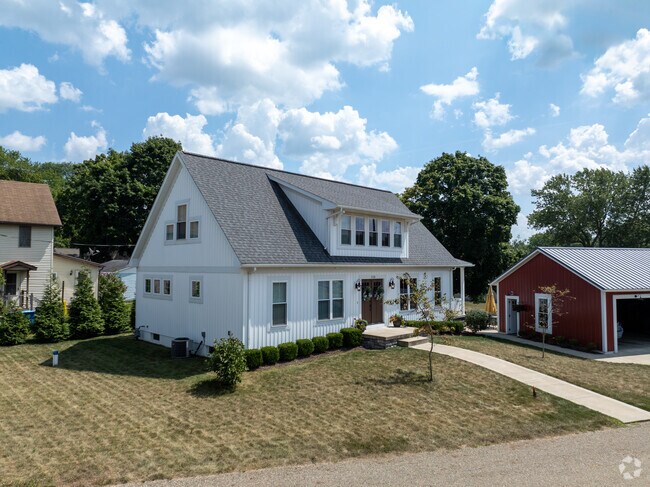 A classic Craftsman home showcases early 20th-century architecture in Hartville.