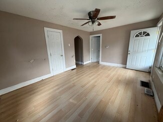 2044 E Lincoln Ave, Decatur, IL 62521