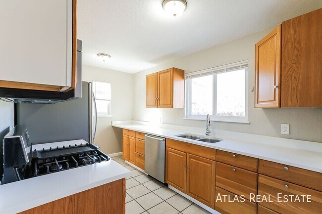 2241 N Moline St, Aurora, CO 80010 - photo 2