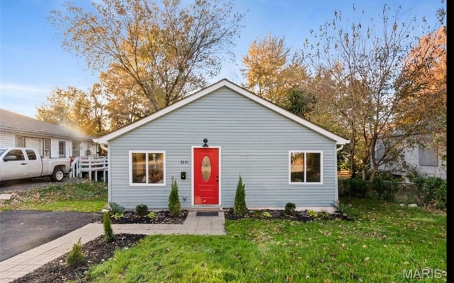 3221 Suncrest Ave, Saint Louis, MO 63122 - photo 2