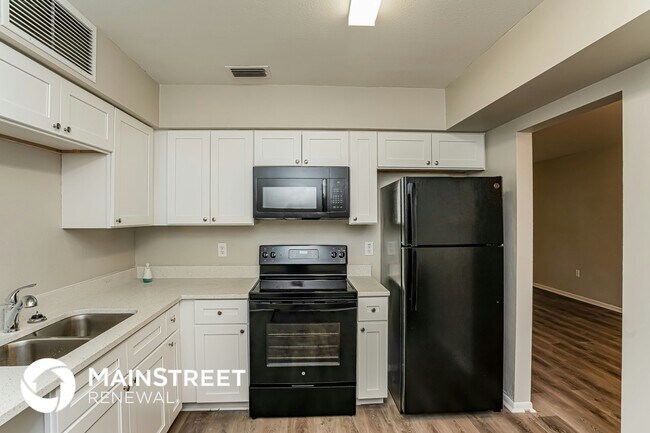 604 Shamrock Blvd, Venice, FL 34293 - photo 6