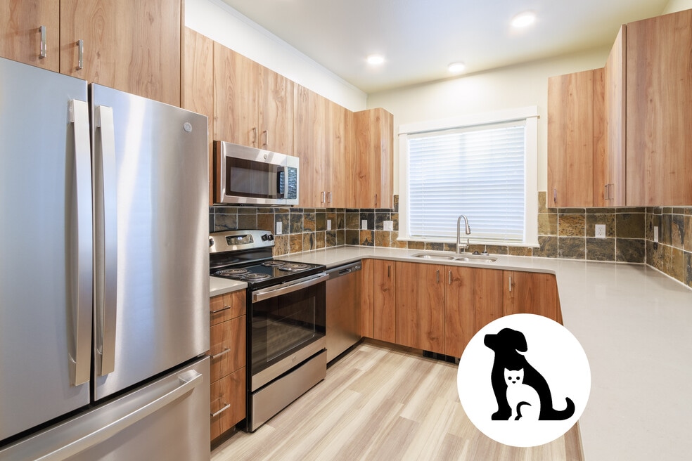 1012 NW 23rd St unit A, Corvallis, OR 97330 - photo 1