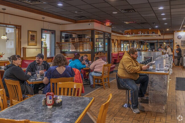 Classic comfort food awaits at 84th Street Classic Cafe in Henderson Park.