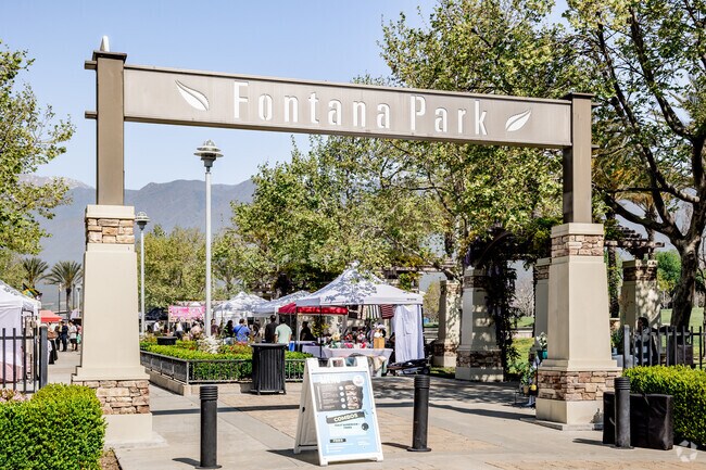 Fontana Park welcomes the community to the Certified Farmers Market.