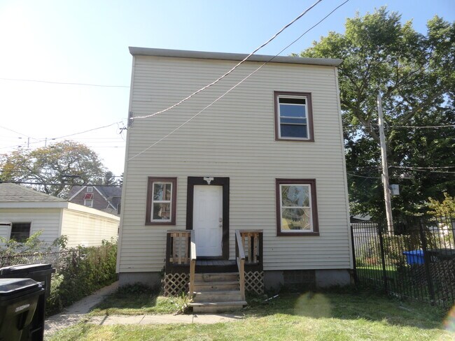 1030 N Parkside Ave unit 1R, Chicago, IL 60651 - photo 2