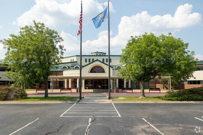 Jenks Middle School is for grades 7 and 8 in the Ridge Pointe neighborhood.