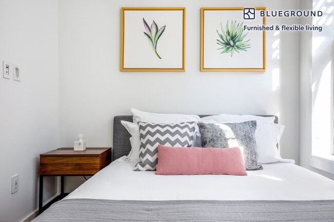 137 Thompson St unit FL2-ID548, New York, NY 10012 - photo 7