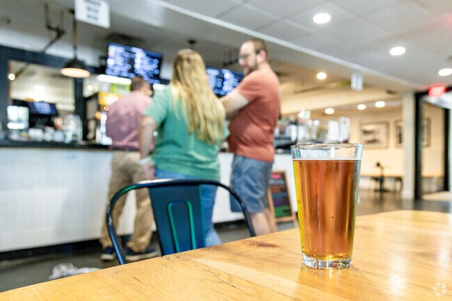 The Bold Mariner Brewing Company serves cold draft beer to Willoughby locals.