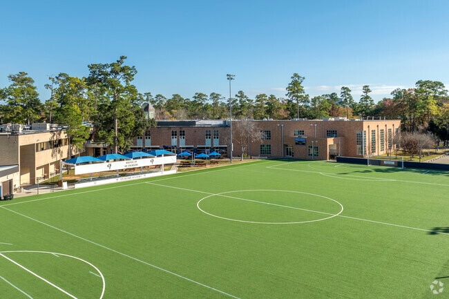 The school encourages community and service projects at Duchesne Academy of the Sacred.