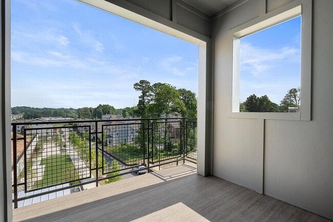 Longreen - Stack Residence unit 2, Atlanta, GA 30318 - photo 2