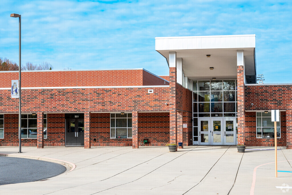 Bethel Elementary School provides education in the neighborhood of 
Outlying Cabrassas.
