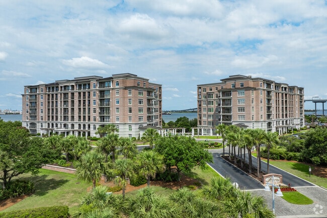 Find charming high rise condos at Patriots Point in Mount Pleasant.