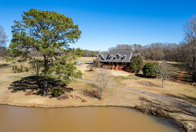 Beautiful homes on large pieces of land in Jasper County.