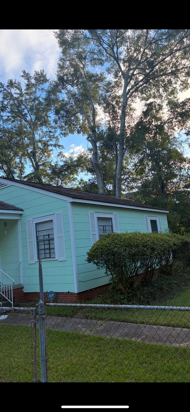 1961 Pleasant Ave, Mobile, AL 36617