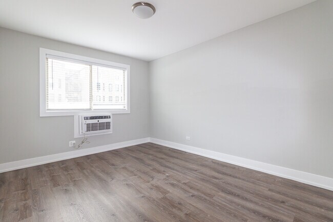 527 W Surf St unit 519, Chicago, IL 60657 - photo 3