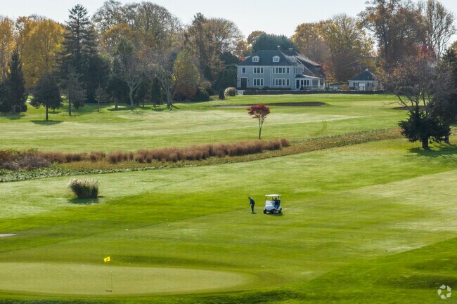 The Jamestown Golf Course features 9 holes amidst the island atmosphere.