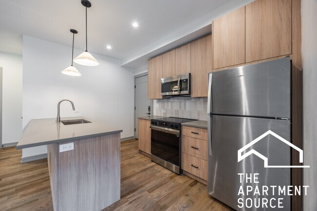 1333 W Estes Ave unit 1A, Chicago, IL 60626 - photo 3