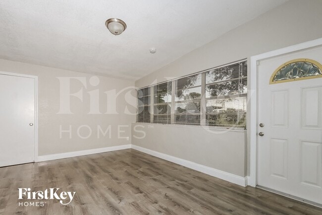 11574 Oleander Dr, Royal Palm Beach, FL 33411 - photo 4