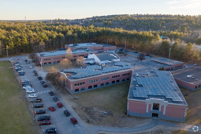 Rochester Middle School is a public school in Strafford County.