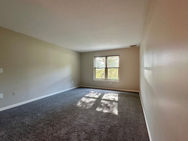 3524 W Shore Rd, Warwick, RI 02886 - photo 5