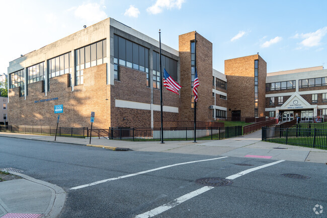 John L Costley Sr Middle School has a class size of 333 students.