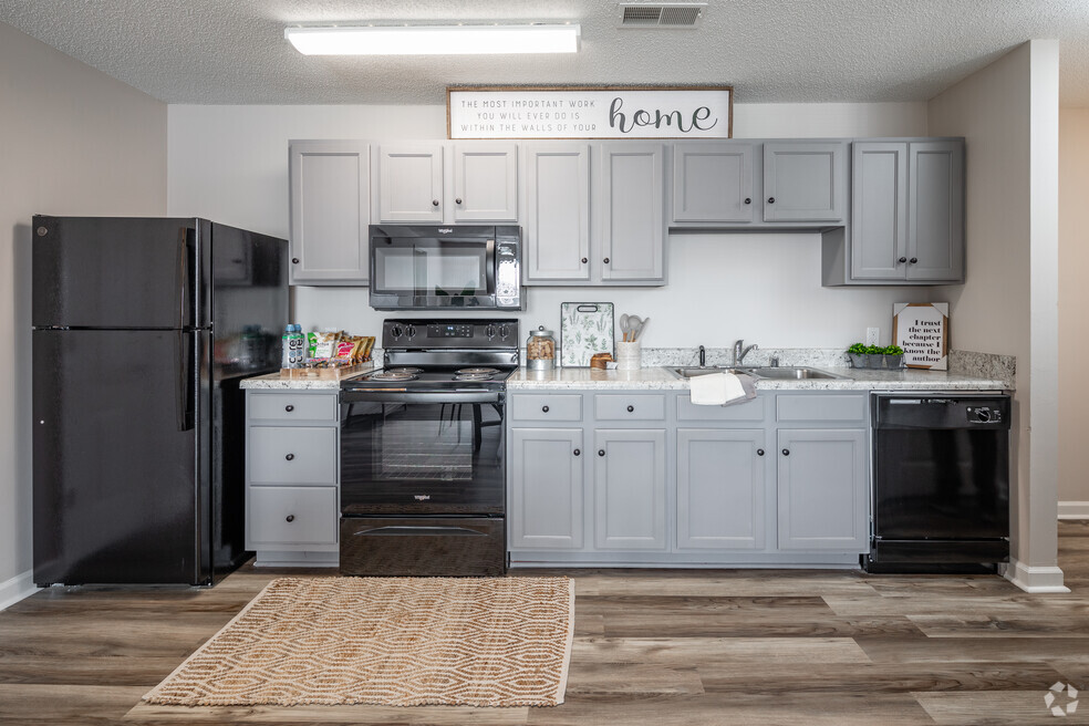 3BR, 3BA -Upgrade Apartment- Kitchen