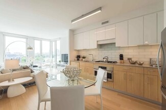 10 Halletts Point Unit 2108, Queens, NY 11102