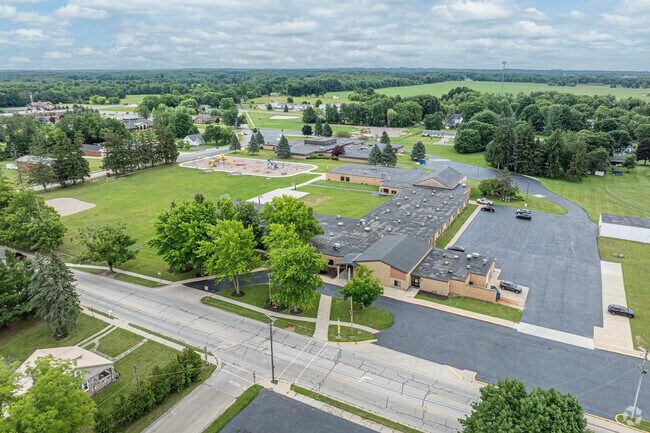 Grant Elementary School is located in Grant, Michigan.