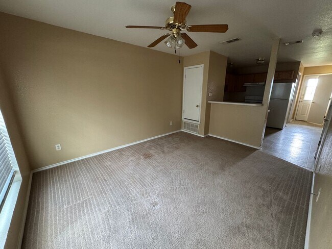 2003 Monte Carlo Ln unit B, Killeen, TX 76543 - photo 2