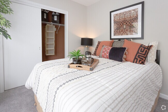 Renaissance Properties, North Brunswick, NJ 08902 - photo 5