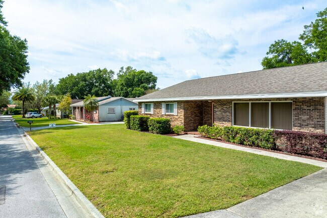 Homes in Fuller Heights were built between the mid to late 20th century providing a mix of contemporary subdivisions.