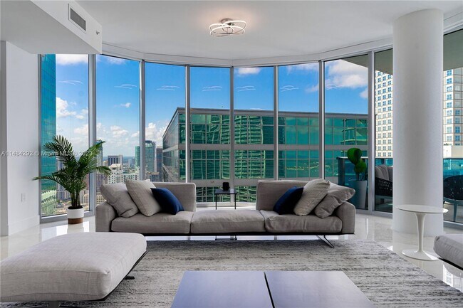 200 S Biscayne Blvd unit 5001, Miami, FL 33131 - photo 3