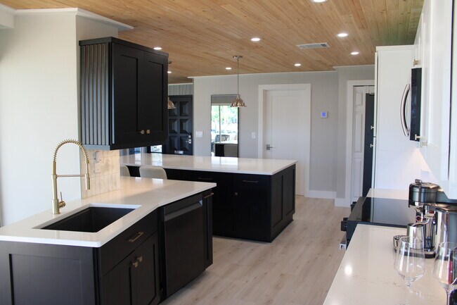 229 Palm Island NW, Clearwater Beach, FL 33767 - photo 5