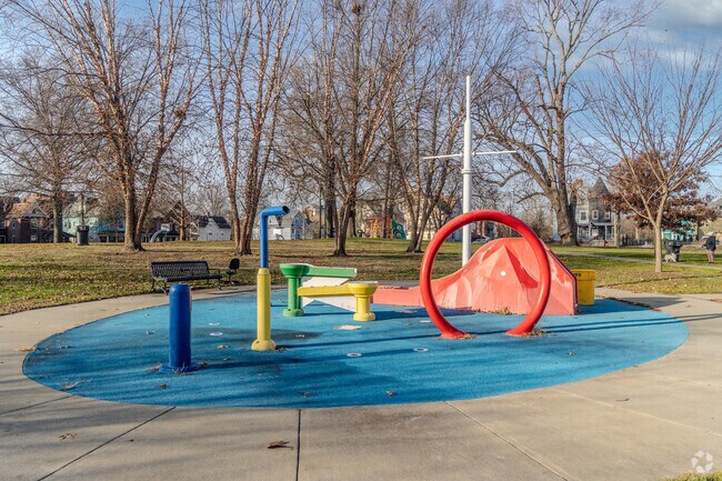 Kids can enjoy the splash pad in Sigourney Square Park in Asylum Hills, Hartford, CT.