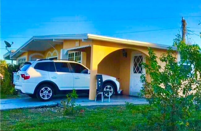 1430 NE 41st Dr, Pompano Beach, FL 33064 - photo 4