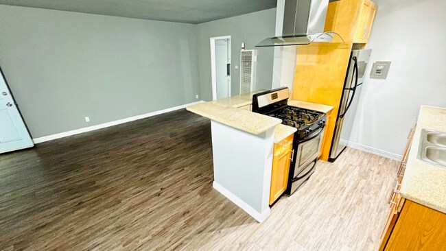 12811 Caswell Ave unit 4, Los Angeles, CA 90066 - photo 5