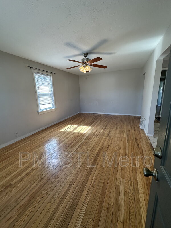 1343 San Jacinto Ct, Saint Louis, MO 63139 - photo 2