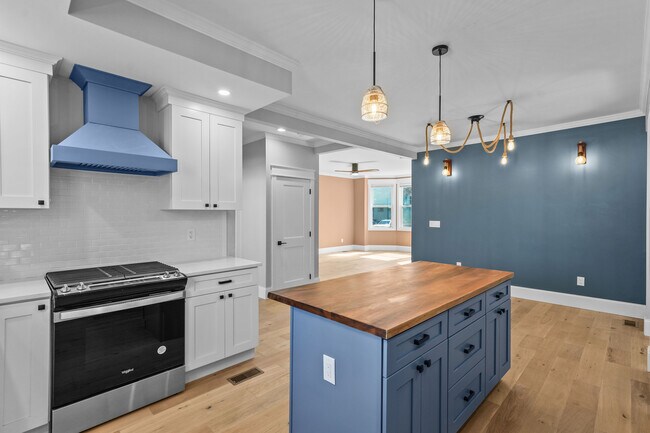 20 Summer St unit 1, Newport, RI 02840 - photo 6