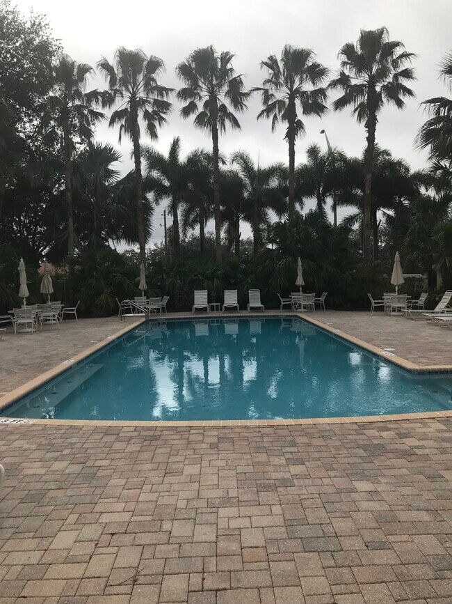 7939 Limestone Ln, Sarasota, FL 34233 - photo 4