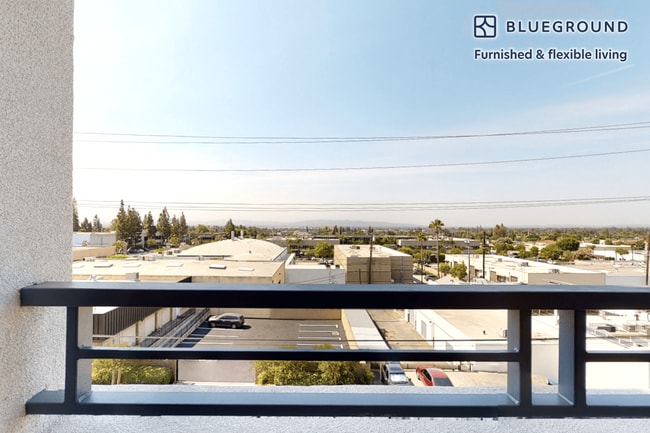 825 S Myrtle Ave unit FL3-ID10923A, Monrovia, CA 91016 - photo 3